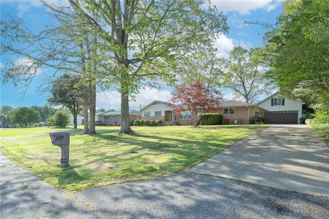 107 Lullwater Parkway sold home in Gilmer Estates, Anderson, SC