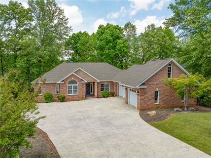 Homes in Emerald Pointe, Seneca