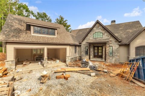 909 Woodlake Way