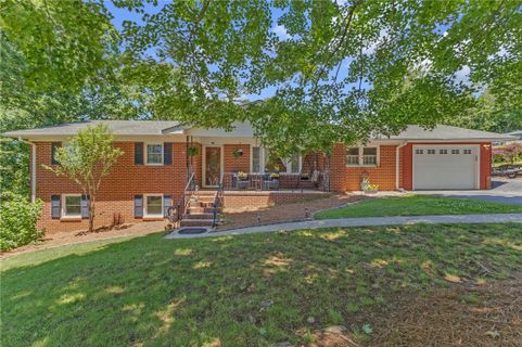 203 Mae Street sold home in Lakewood Height, Liberty, SC