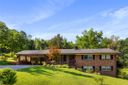 400 Maple Avenue sold home in Seneca, SC
