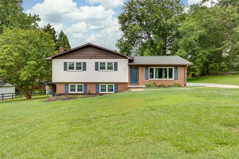 211 Hillandale Road sold home in Lakewood Height, Liberty, SC