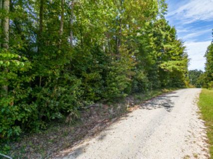 209 N Lakeside Drive active home in Riverbend, Fair Play, SC