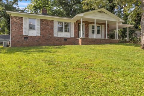 6 Kathryan Circle sold home in Chestnut Hills, Greenville, SC