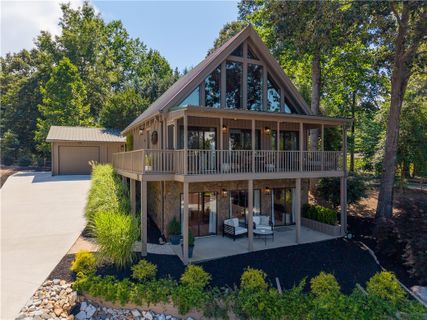 131 Briar Court sold home in Harbor Plus On Keowee, Seneca, SC