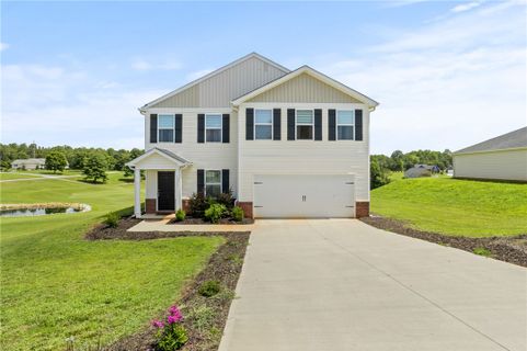 1305 Falcons Drive sold home in Falcons Lair, Walhalla, SC