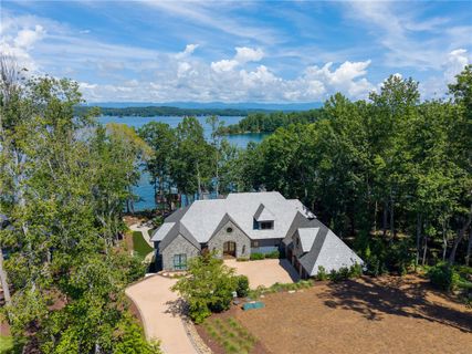 122 Waterfern Court