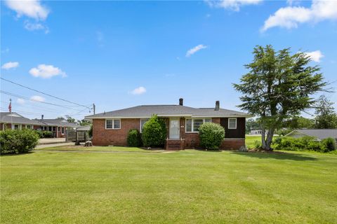 615 S Pine Street sold home in Adams, Seneca, SC