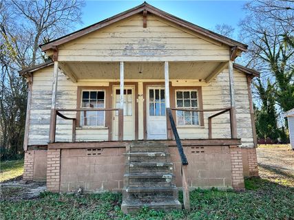 800 Beachwood Avenue