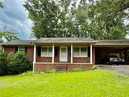 700 Tanglewood Drive sold home in Tanglewood, Seneca, SC