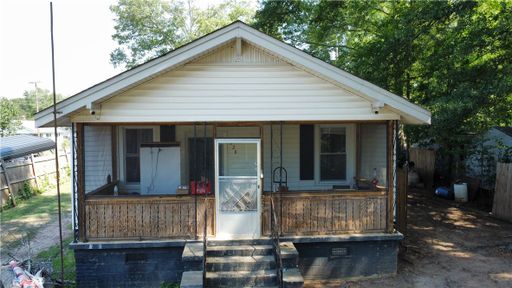 228 Foster Street