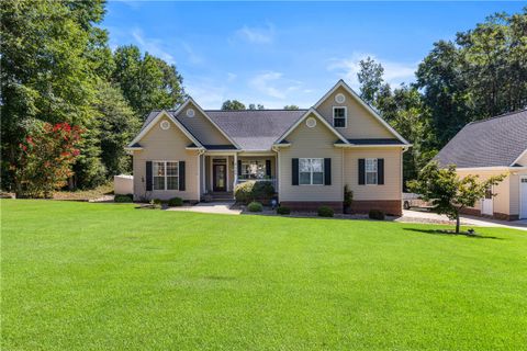 105 Homestead Drive sold home in Woodson Lake, Piedmont, SC