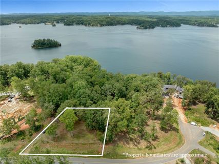 535 Haven Hill Lane active home in Cliffs At Keowee Springs, Six Mile, SC