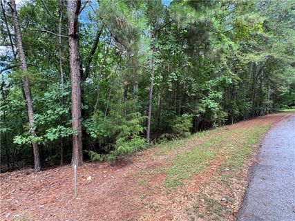 127 Creek View Drive active home in Coneross Point, Seneca, SC