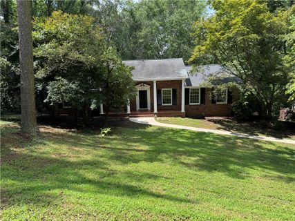 220 Camelot Road sold home in Camelot, Clemson, SC