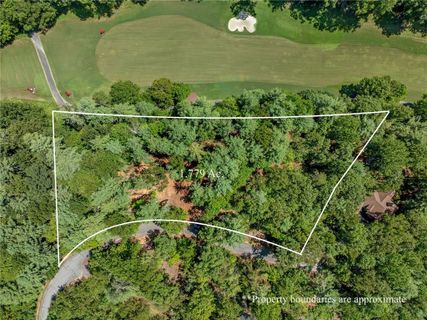 117 Links View Court active home in Cliffs At Keowee Vineyards, Sunset, SC