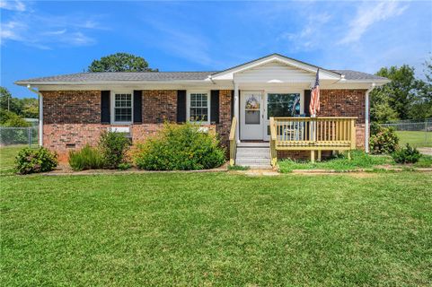 103 Mountain View Drive sold home in Mountain View, Walhalla, SC