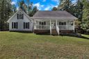 120 Pin Du Lac Drive sold home in Central, SC