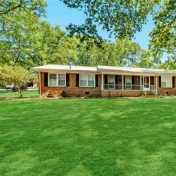 302 Forest Lane