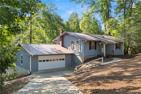 437 Jumping Branch Road sold home in Lake Cherokee, Tamassee, SC