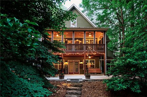 141 W Waters Edge Lane