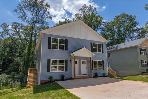 122 A And B Brookmeade Drive