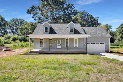 127 Boxwood Lane