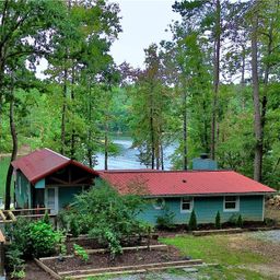 147 Lakeside Drive