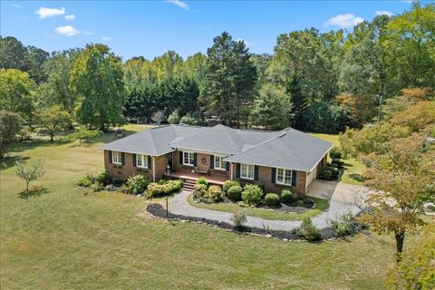 1105 Pine Knoll sold home in North Forest Es, Pendleton, SC