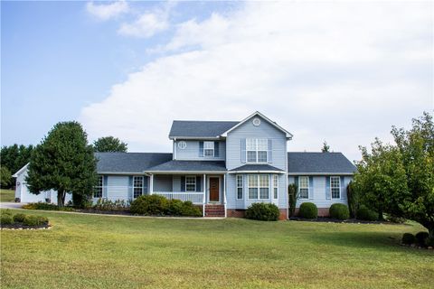 215 Spruce Creek