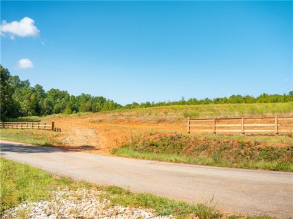 04 Hood Road