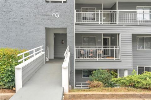 302 Northlake Drive 3B