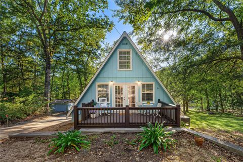387 Chateau Drive active home in Brittany Hbr N, Lavonia, GA