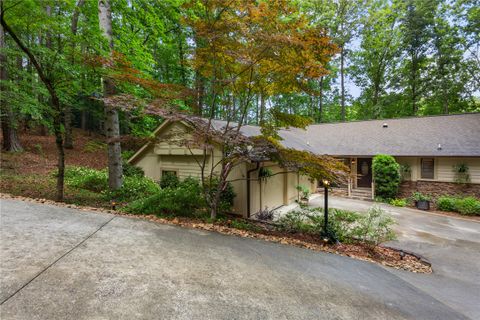 18 Mainsail Drive