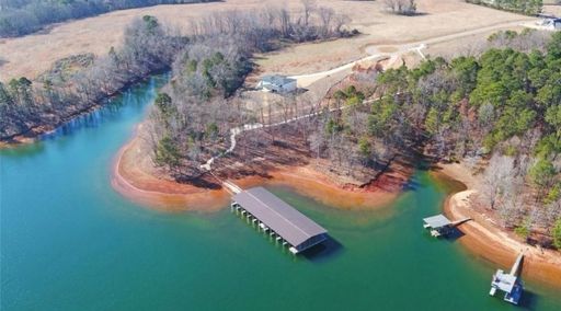 South Pointe, Hartwell