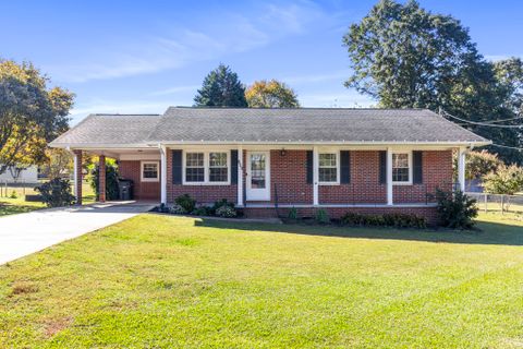 734 Tanglewood Drive sold home in Tanglewood, Seneca, SC