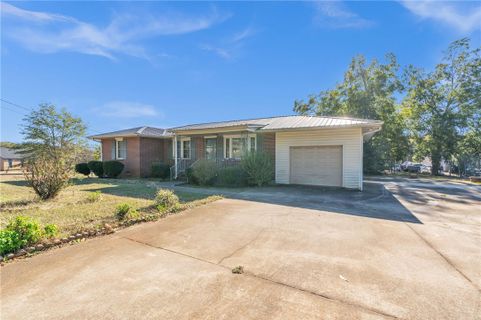 318 Fretwell Drive