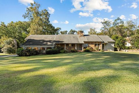 102 S Poplar Street sold home in Sue Gignilliat, Seneca, SC