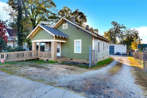 609 Fair Street