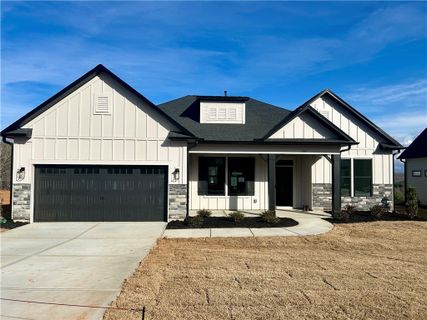 136 Shale Drive sold home in Edwards Ridge, Central, SC