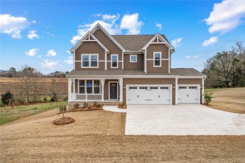 3140 Midway Road active home in Ridgecrest At Midway, Anderson, SC