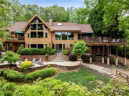 673 Lake Breeze Lane sold home in Cliffs At Keowee Falls North, Salem, SC