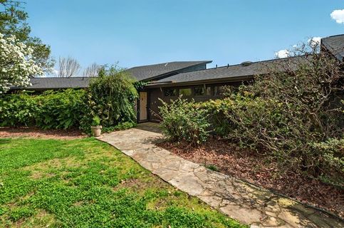 2916 Rambling Path Drive active home in Country Place, Anderson, SC