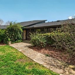 2916 Rambling Path Drive