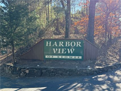 312 Kill Devil Hill Unit D pending home in Harbor View Of Keowee, Six Mile, SC