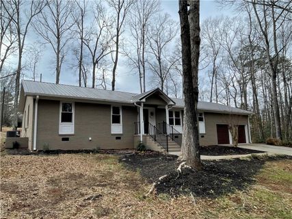 301 Stratford Road sold home in Forest Hills, Pendleton, SC