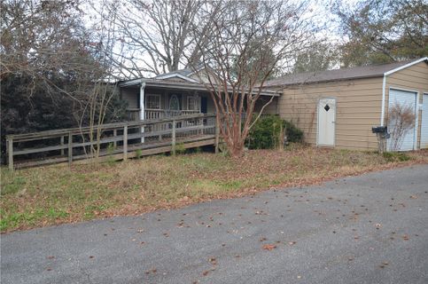 101 Mauldin Circle