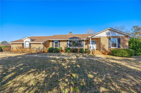 1305 Summers Drive
