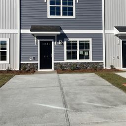406 Speyside Lane