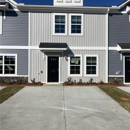 404 Speyside Lane